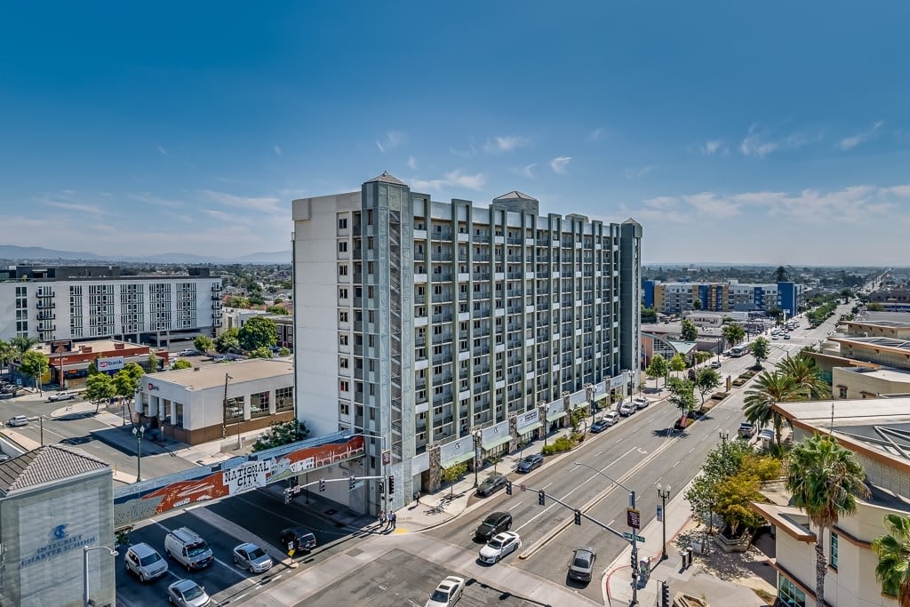 Bayview Tower – photo 1