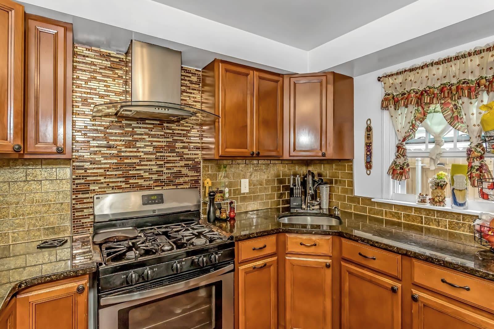 90 Charles St – photo 5