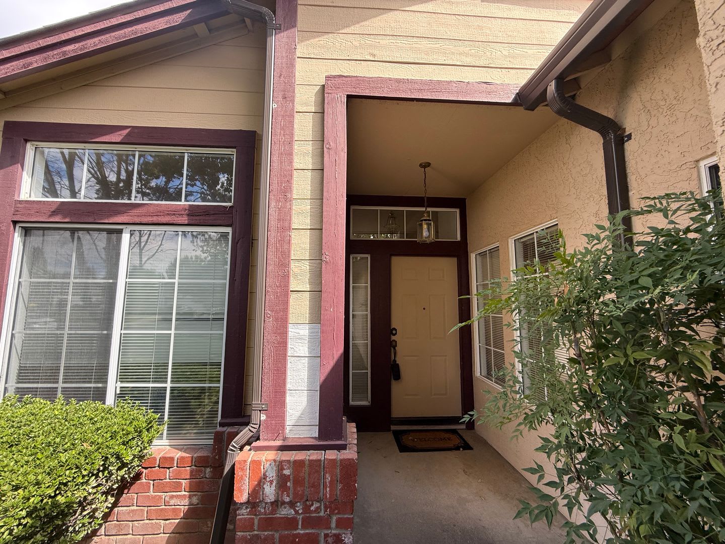 3 bed / 2 bath – photo 2