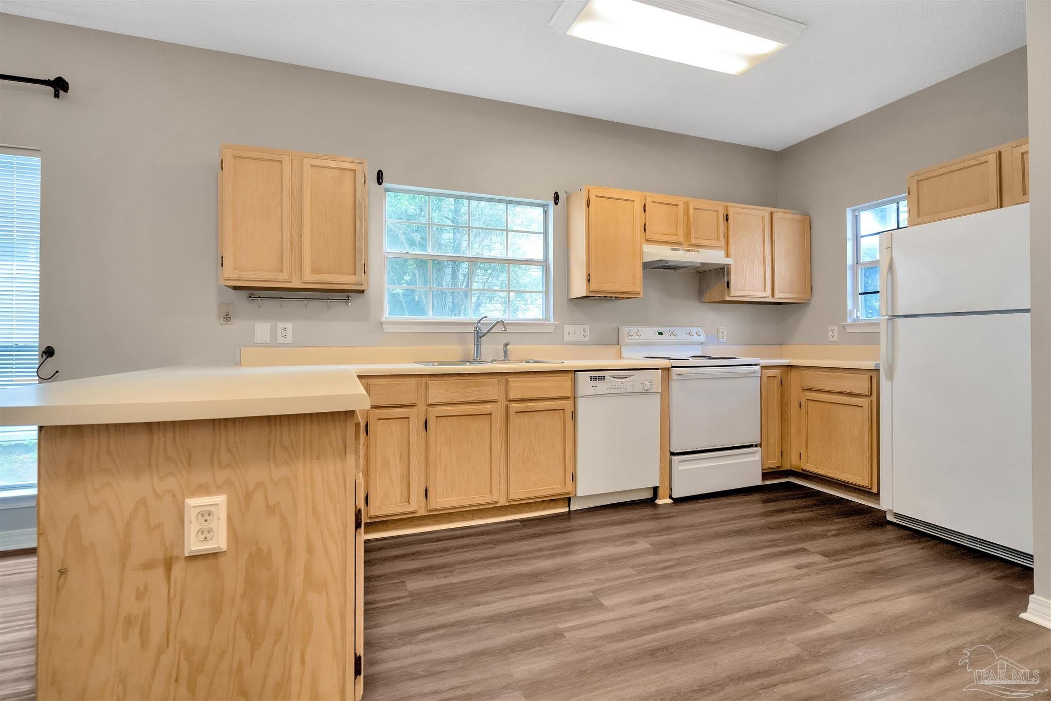 208 Wildflower Ln – photo 3