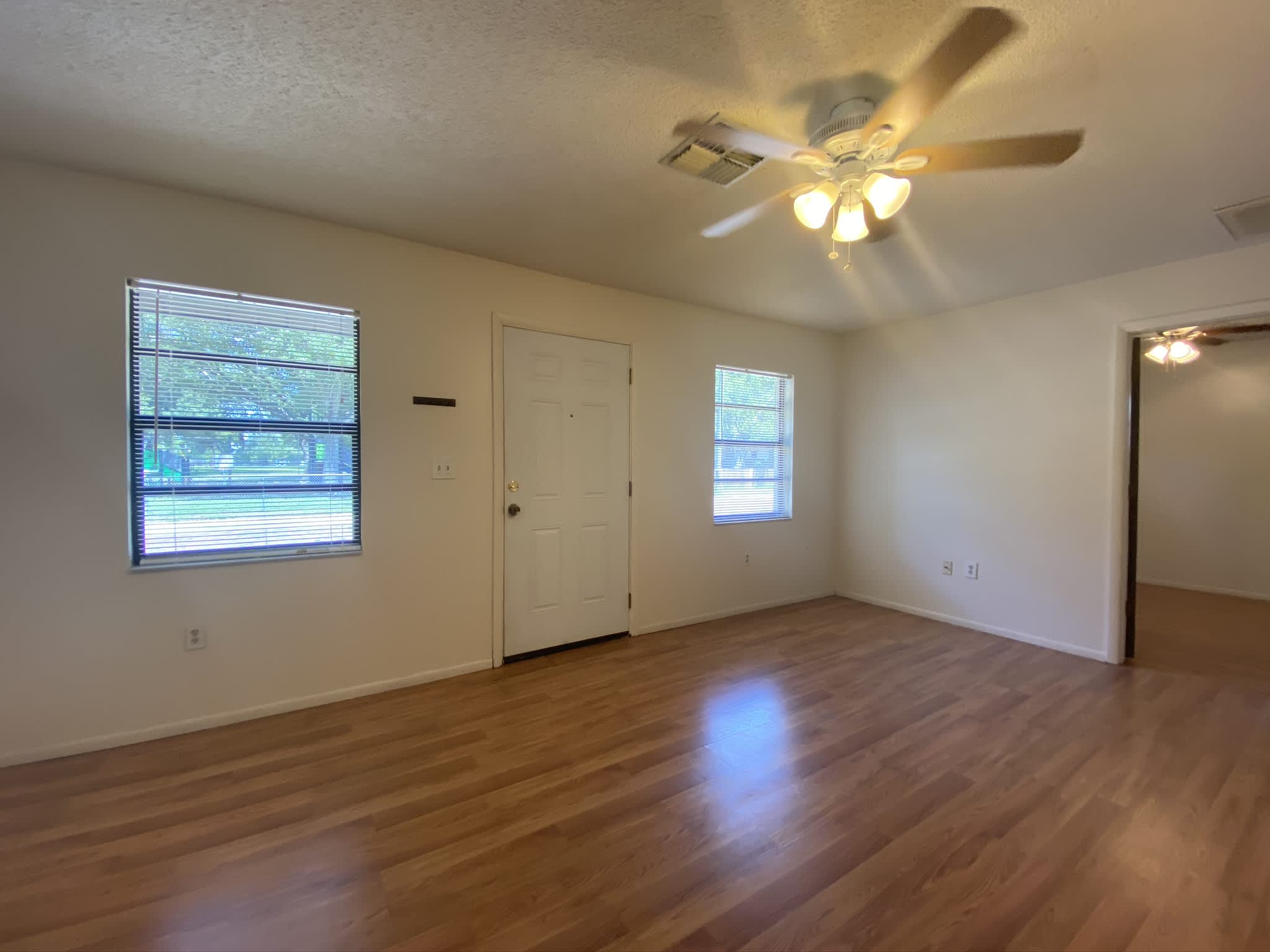 301 Woodrow Ave Apt B – photo 4