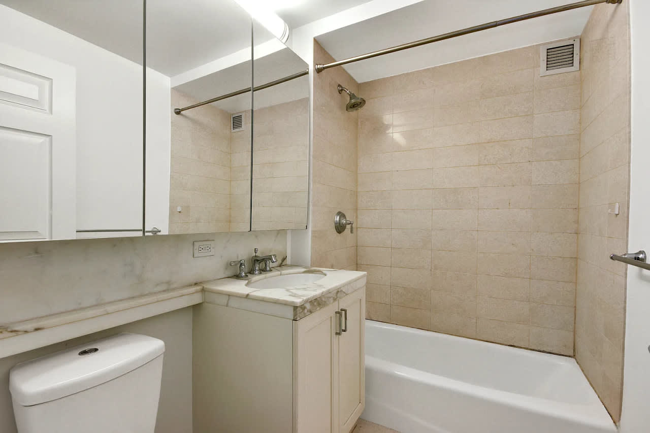 207 E 85th St Apt 25F – photo 4