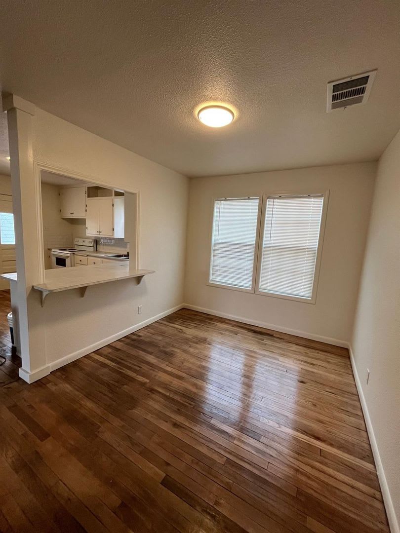 Great 2 Bedroom 1 Bathroom Property – photo 5