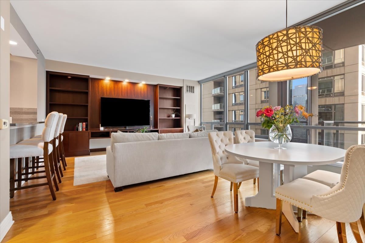 600 N LAKE SHORE Drive – photo 3