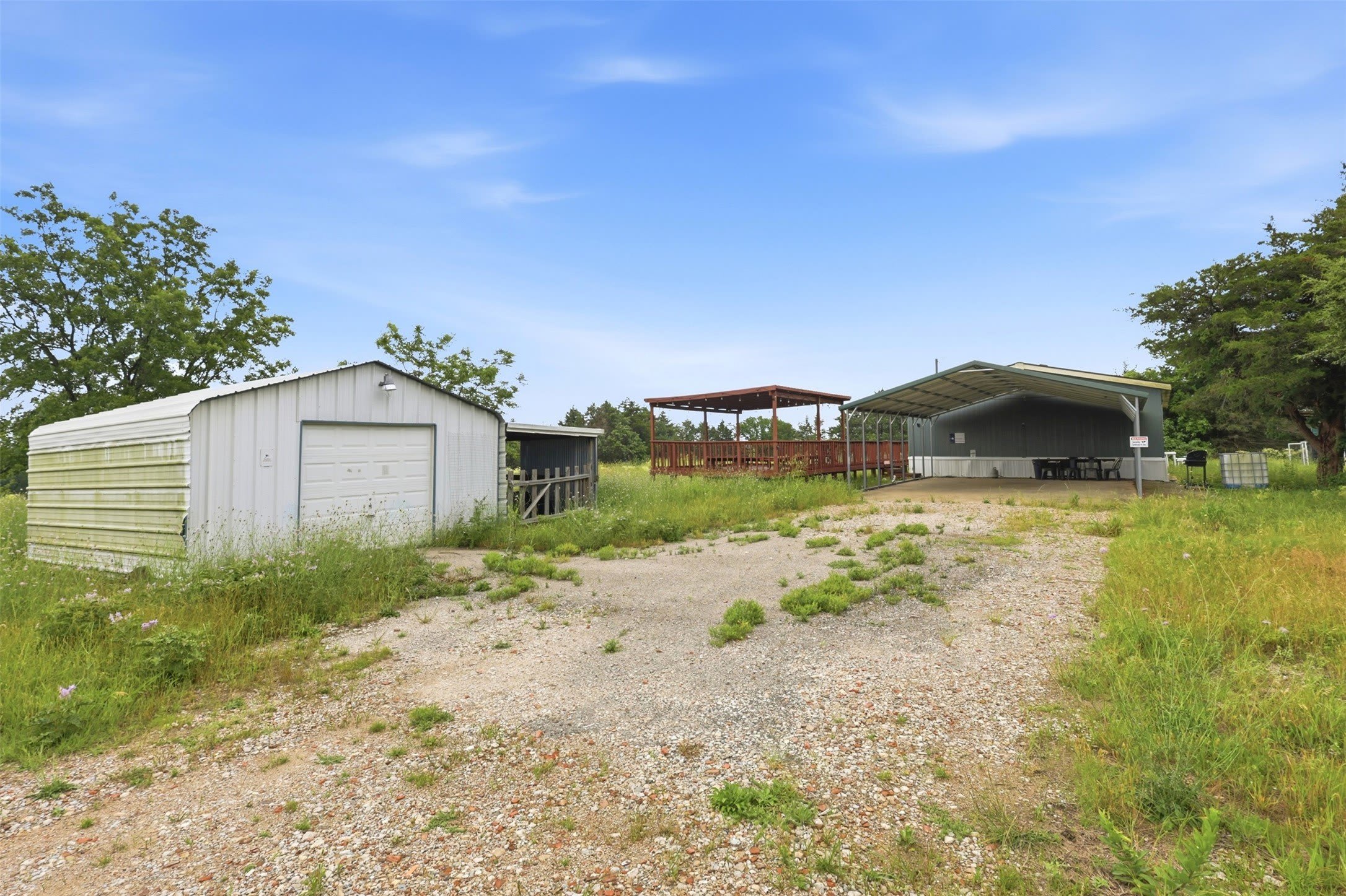 4196 L FM 75 – photo 2