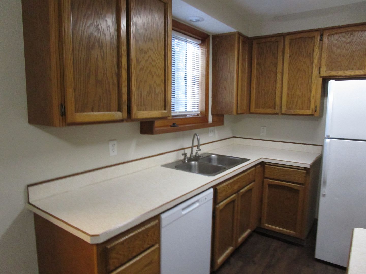 *PRICE IMPROVEMENT* House Right By Ward Rhoden Stadium – photo 5