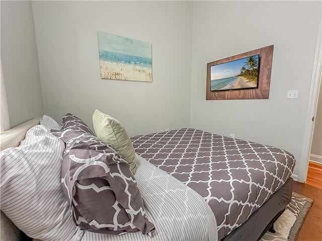 2033 JACKSON Avenue – photo 4