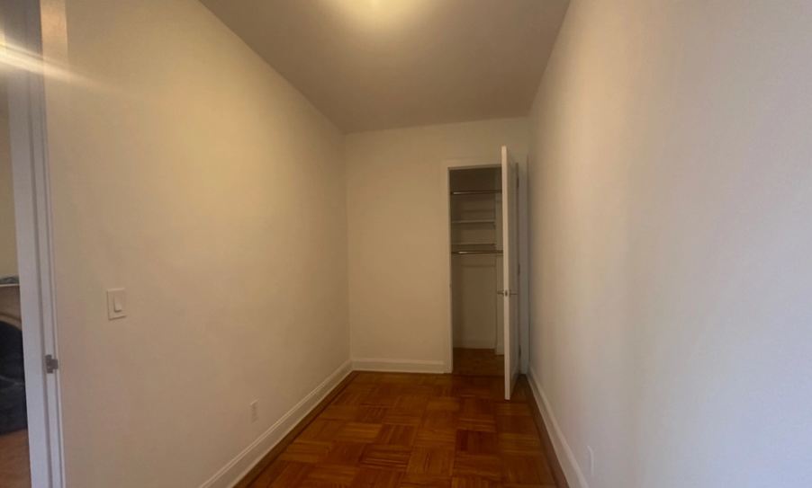 143 E 72nd St – photo 2