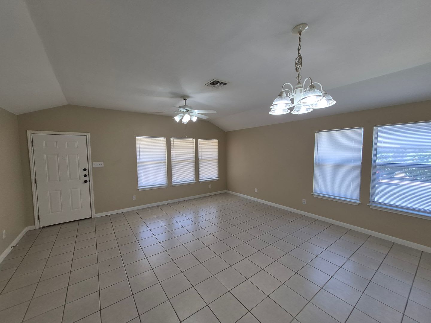 7703 Chatsworth, San Antonio, TX. 78250 – photo 4