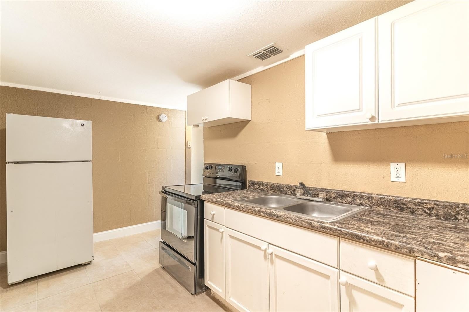 114 E NORTHSIDE Drive – photo 5