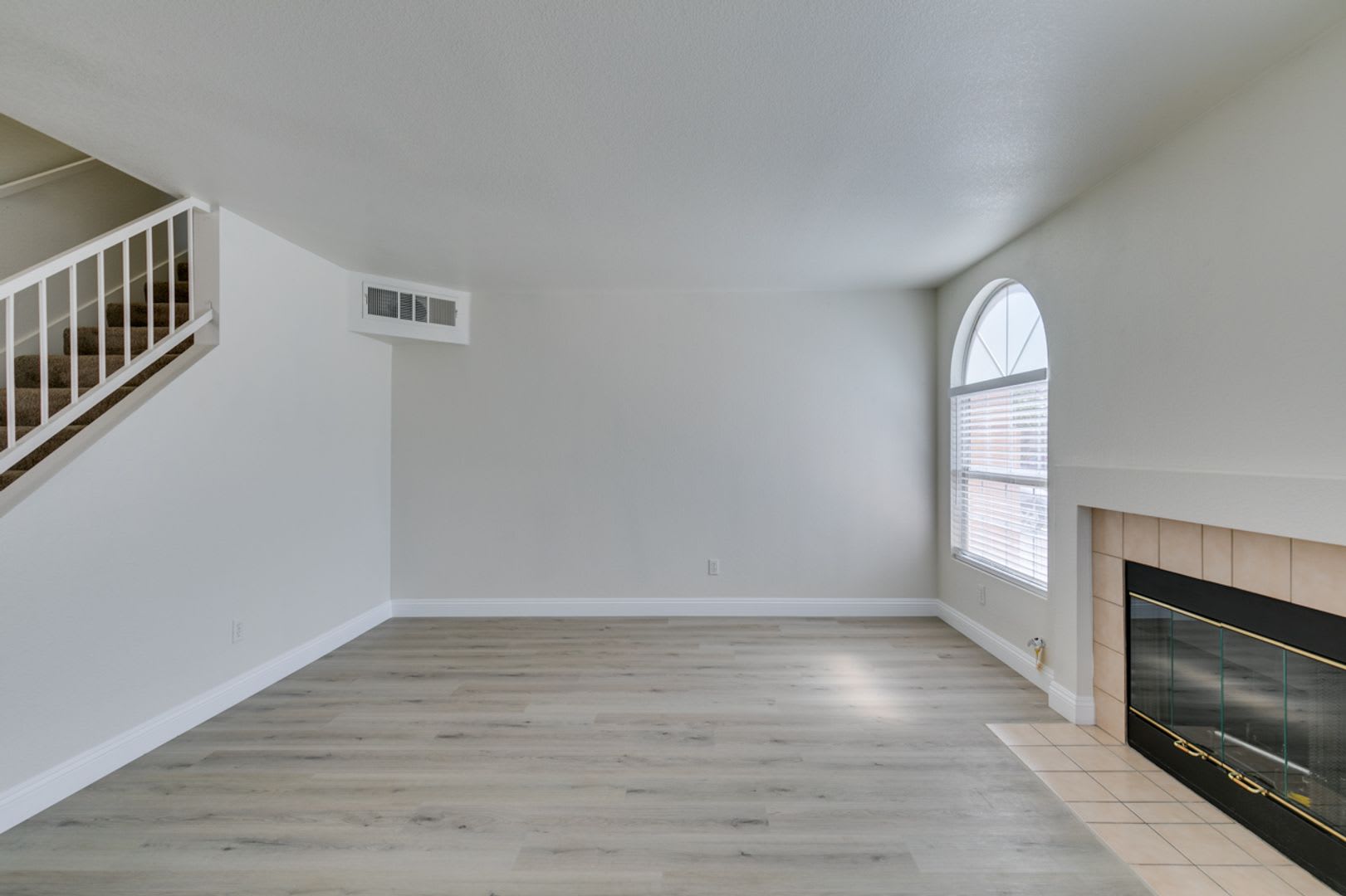 3 Bedroom Townhouse with attached garage in Gated Community – photo 2
