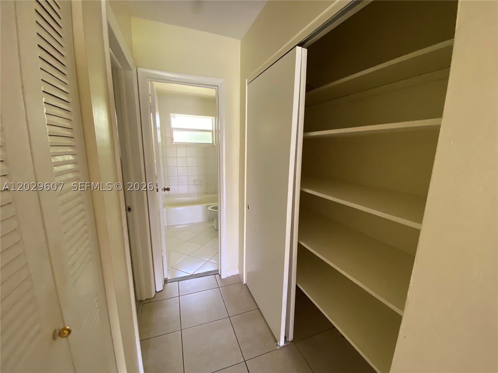 2400 NE 188th St – photo 4