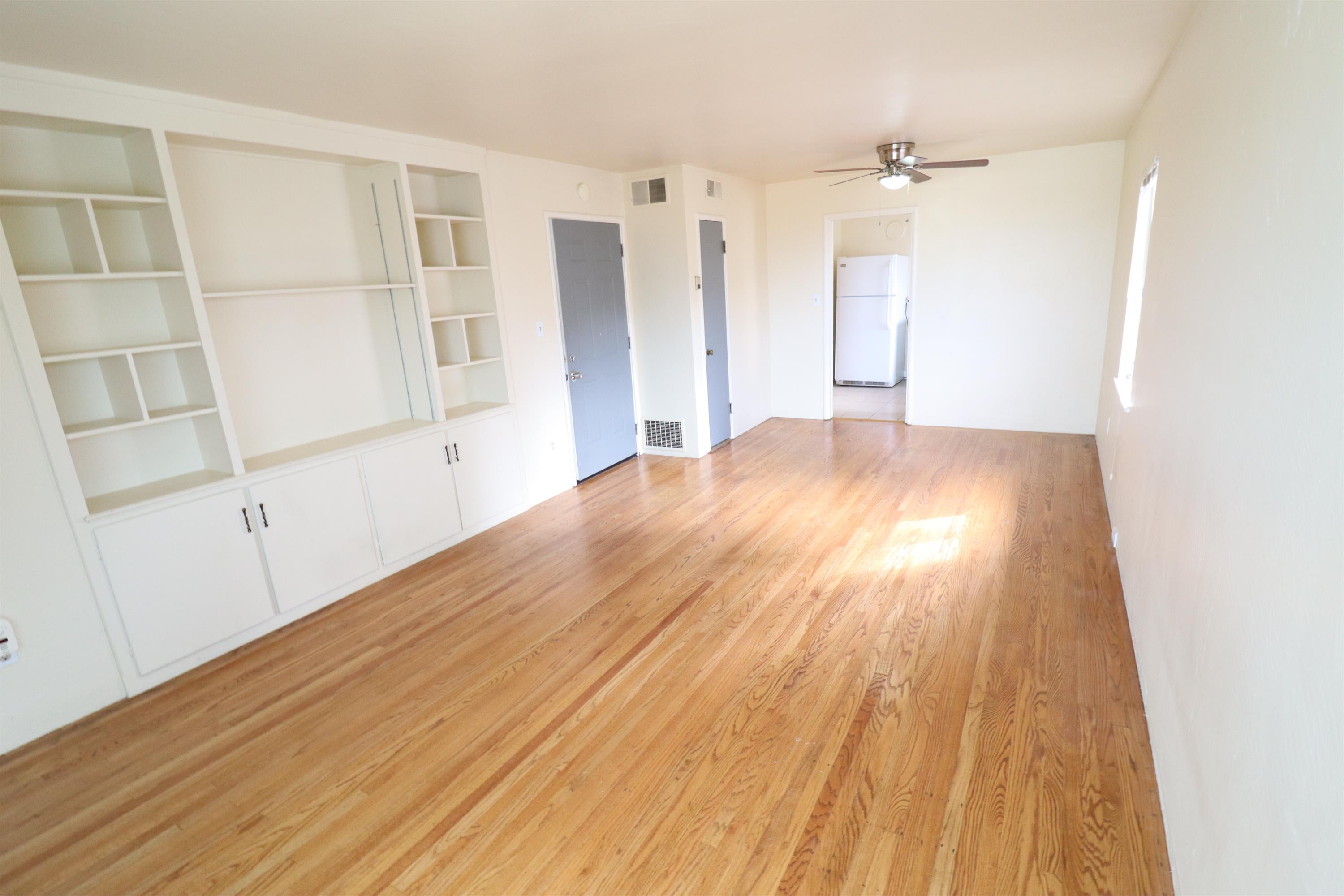 6518 Outlook Avenue – photo 1