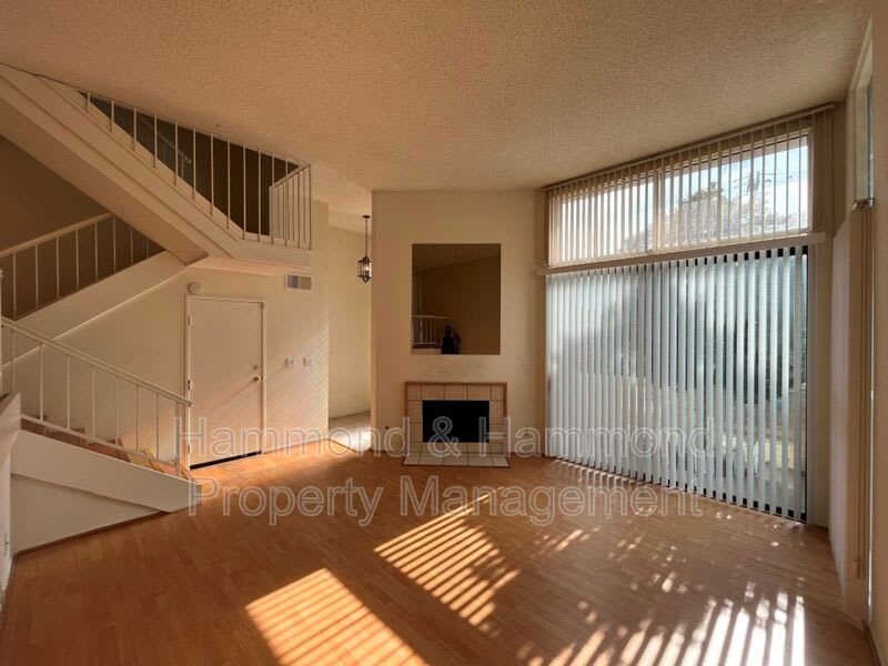 9000 Vanalden Ave. – photo 4