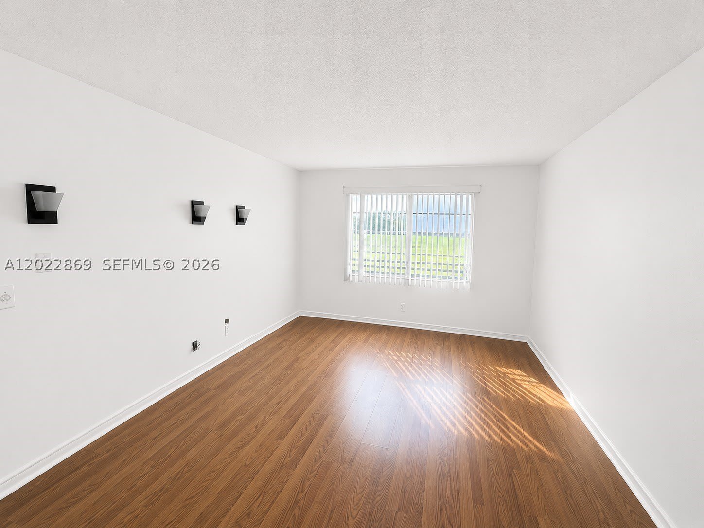 1200 SW 125th Ave – photo 3