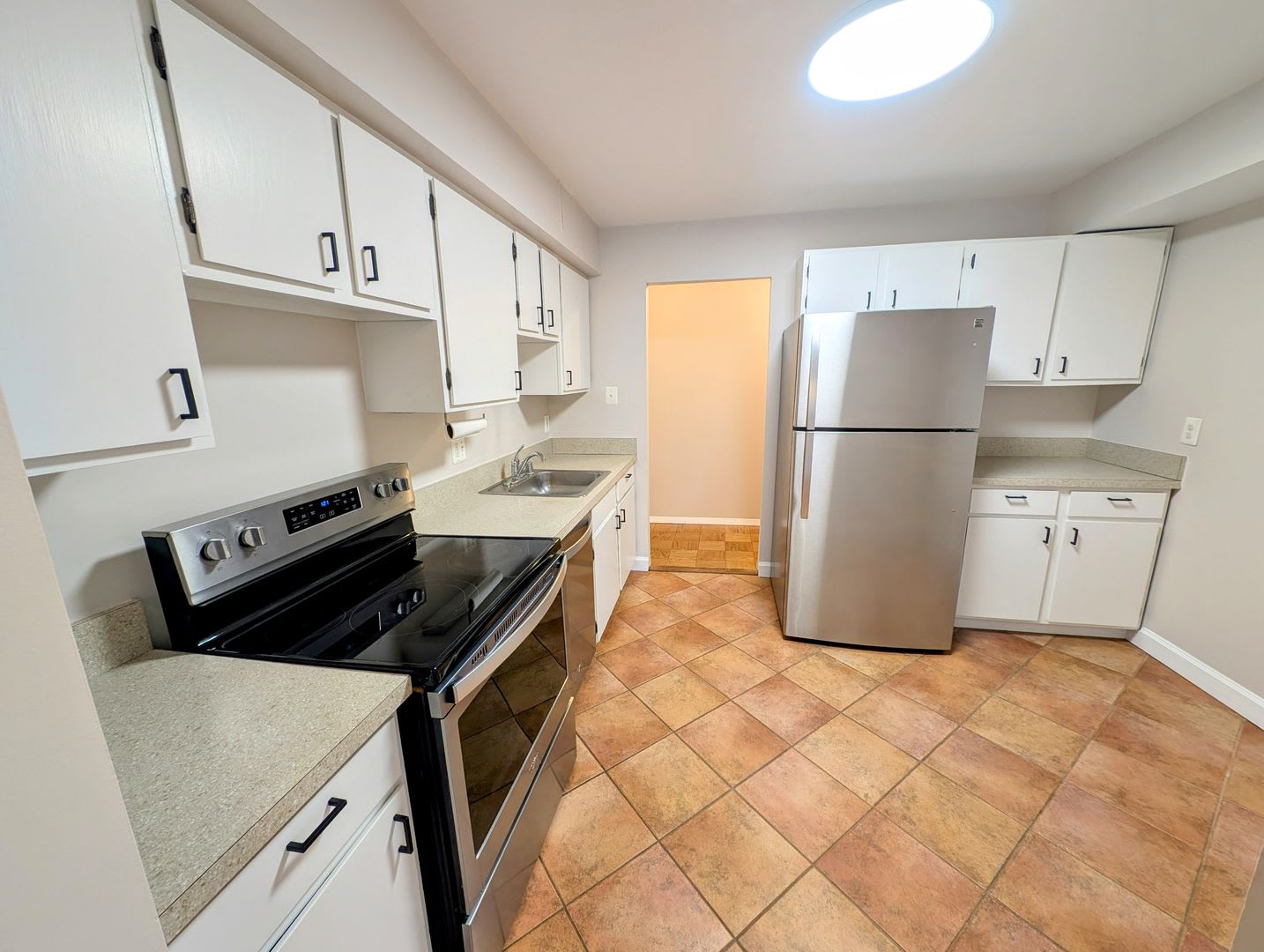 Spacious North Bethesda 3BR with Private Patio & Resort-Style Amenities – photo 5