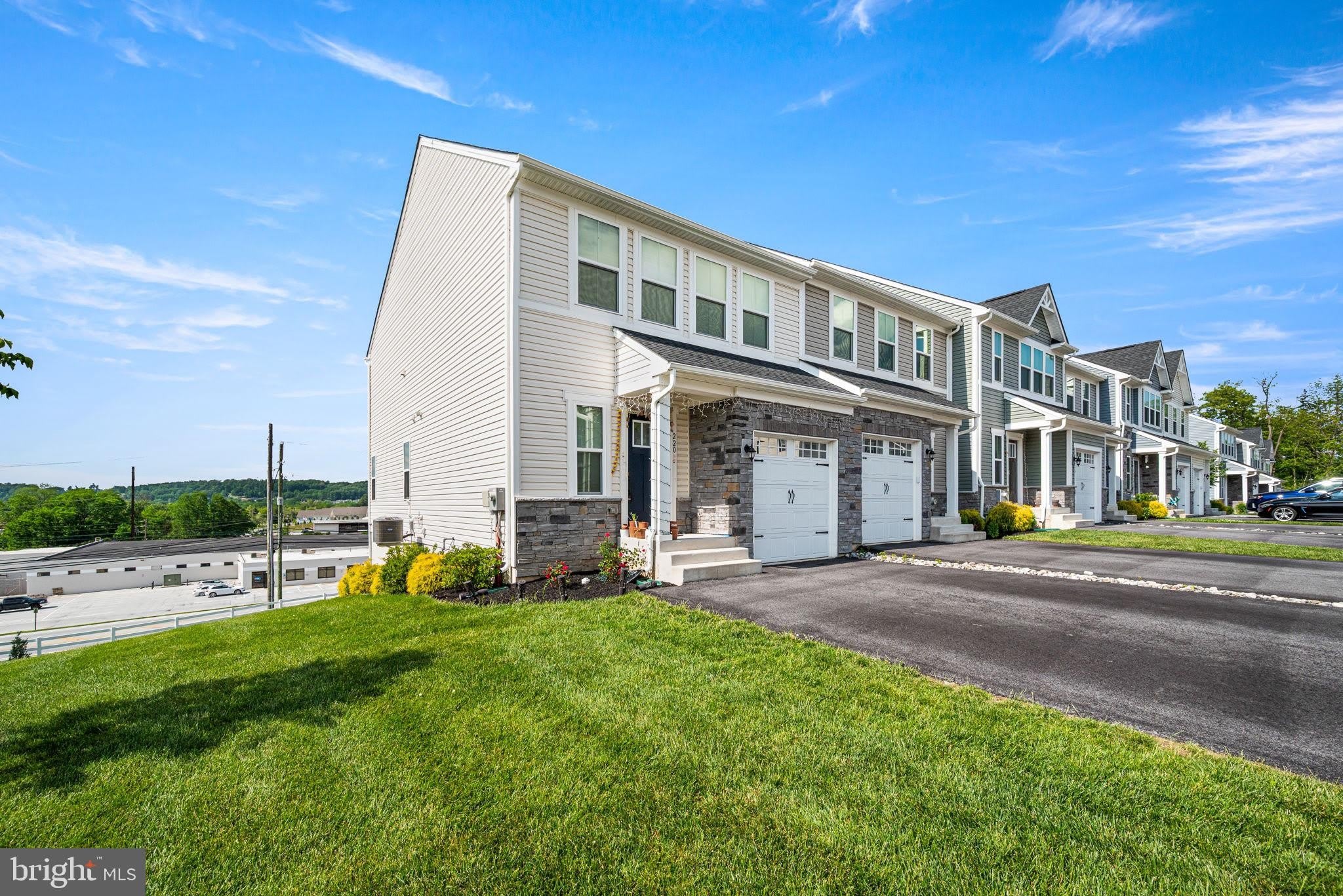 220 Chase Drive – photo 2