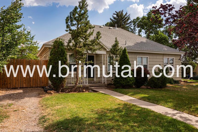 2364 E. Redondo Ave. – photo 3