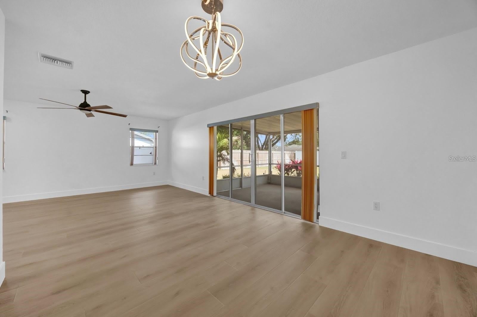 8135 SANDBERRY Boulevard – photo 5