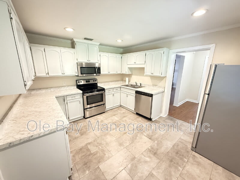 4650 Rosewood Dr – photo 5