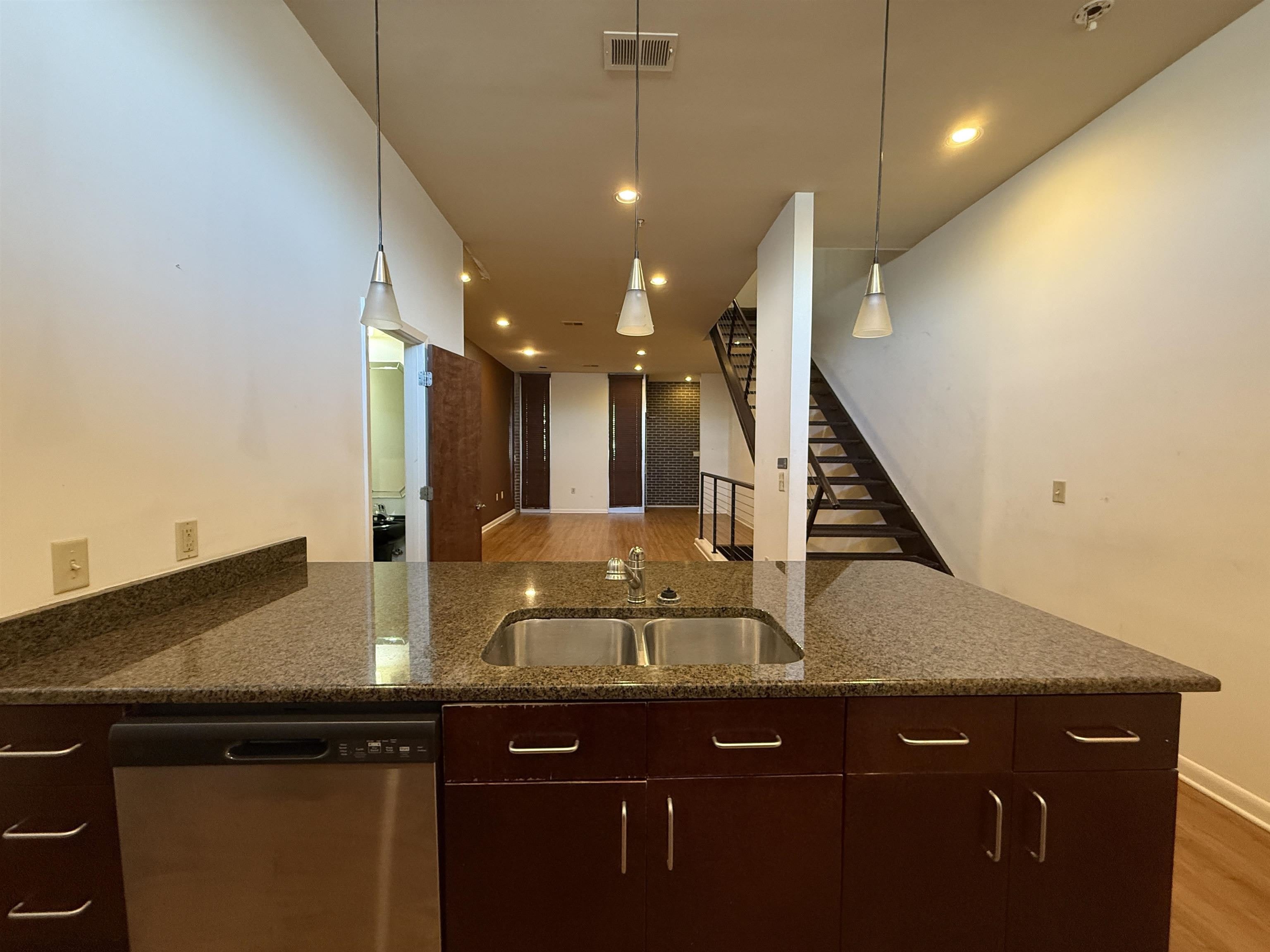 449 MONROE Ave – photo 4