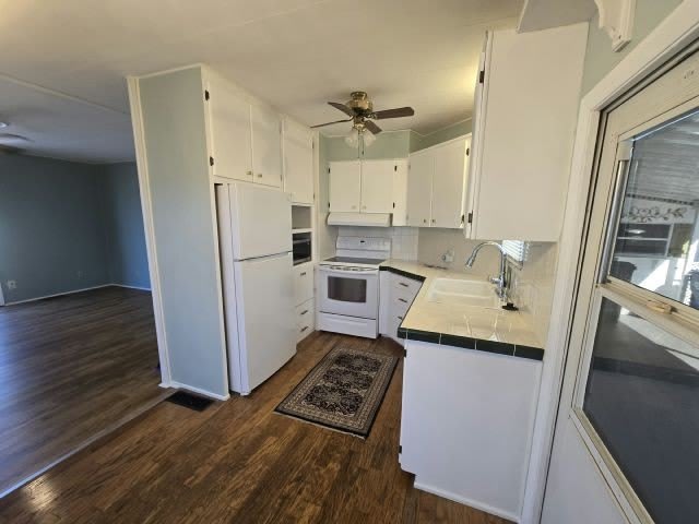 303 50th Ave Plz W – photo 3