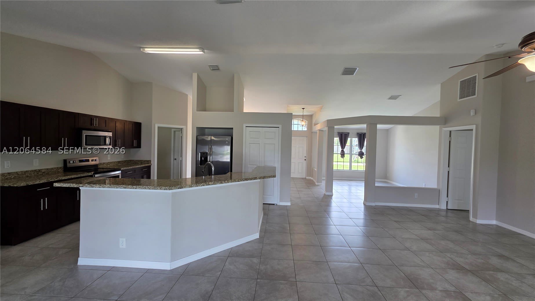 151 SW S Wakefield Cir – photo 3