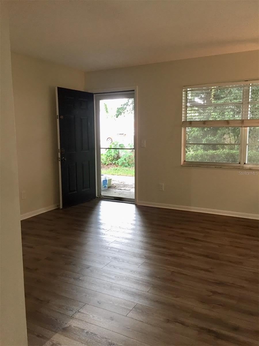 305 S WESTLAND Avenue – photo 5