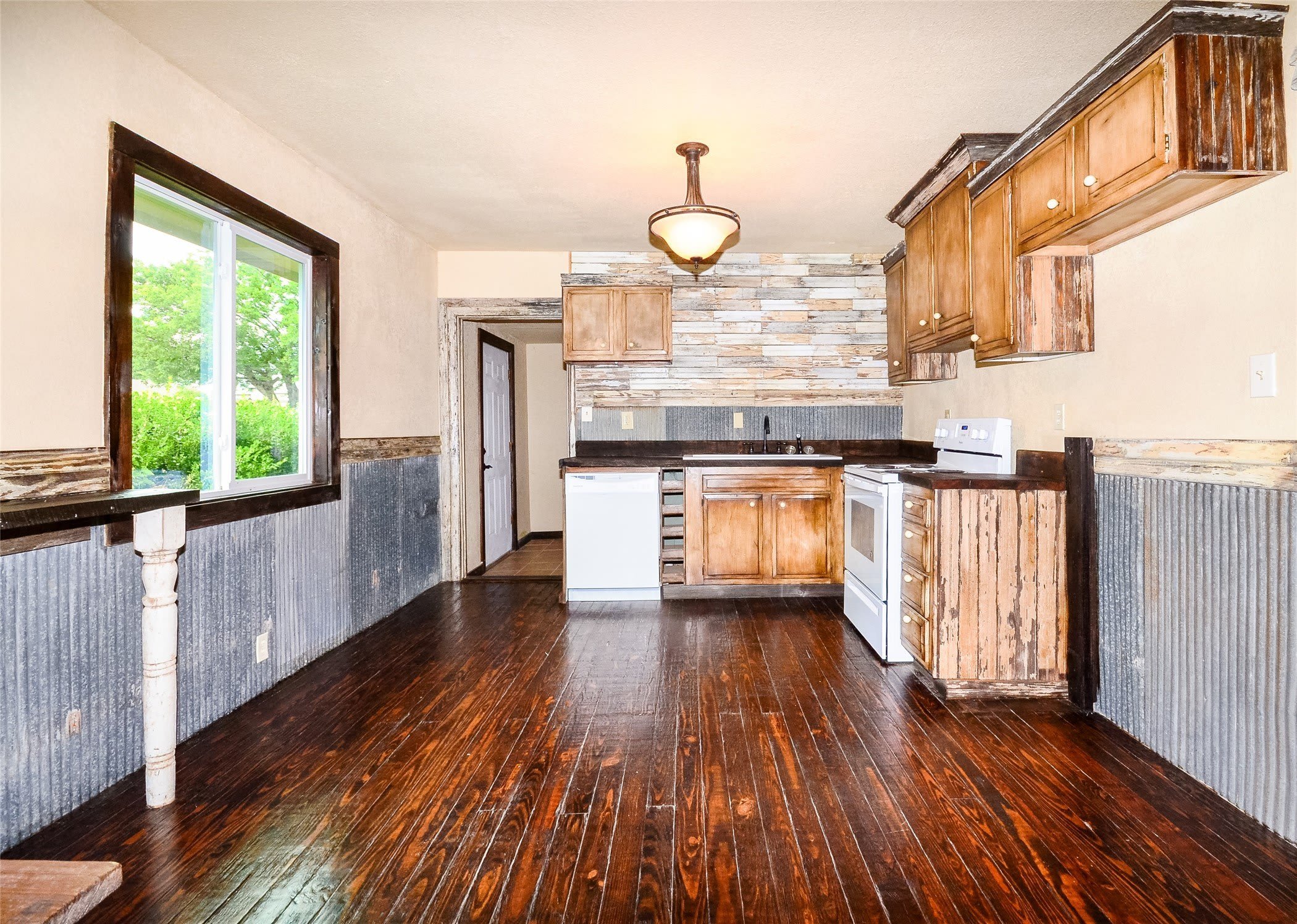 1421 N Cleveland Avenue – photo 3