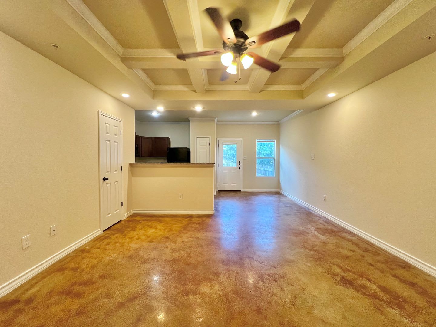 3 bed 2 bath townhome in Leon Valley – photo 4