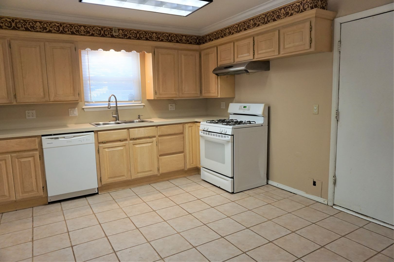 2 Bed 1 5 Bath 1 Car Garage In Henderson Hills Addition Edmond Ok – photo 4
