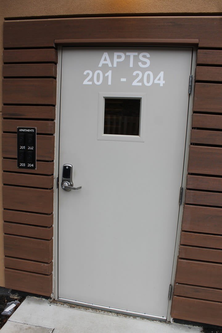 715 E State Street – photo 4