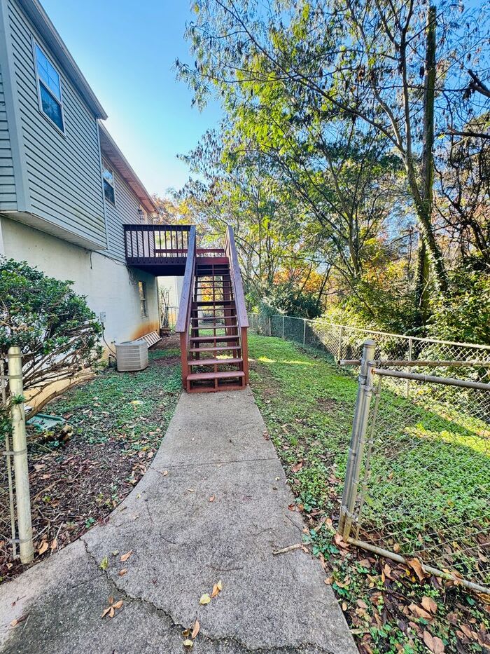 1221 Overton Lane – photo 3