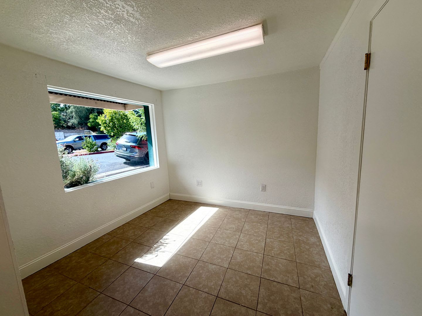 Jamestown Commercial Space – photo 5