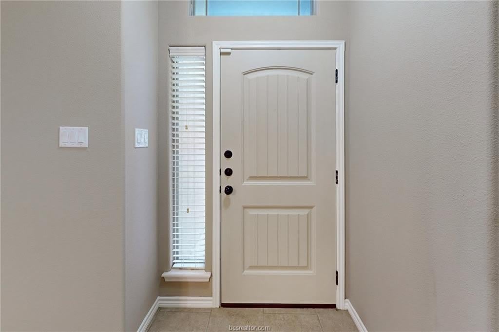 1710 Lonetree – photo 4