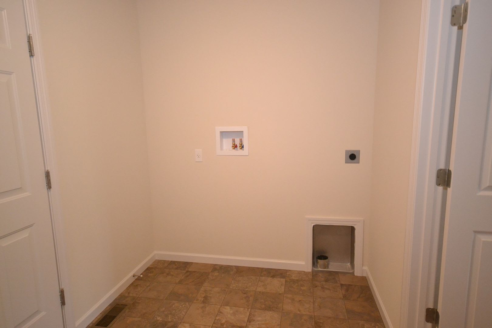 Parkside Villas – Renovated Villa-Style Living – photo 5