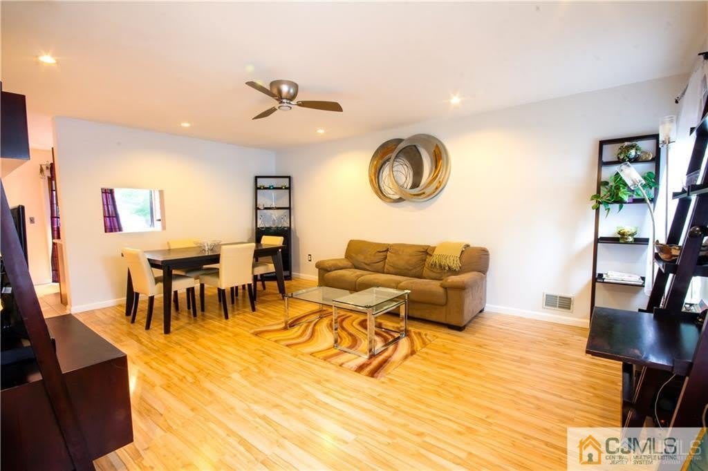 123 Pear Tree Lane – photo 4