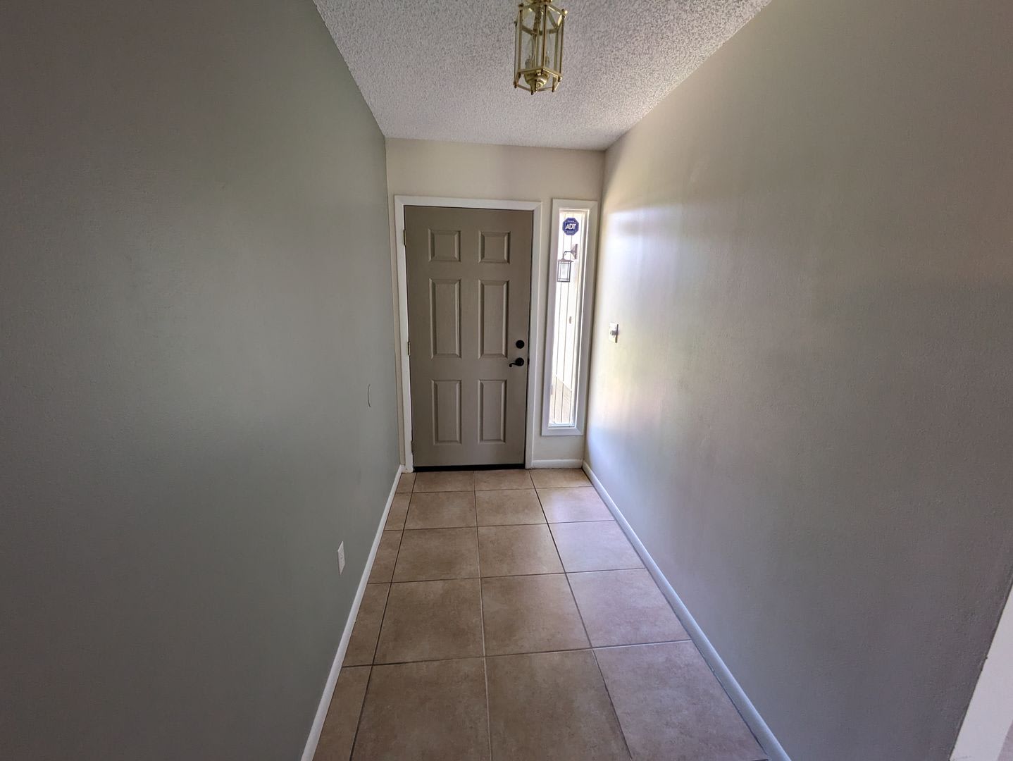 1 Story 3 Bed/2 Bath Large Home, Screened Porch, Fenced Yard – photo 4