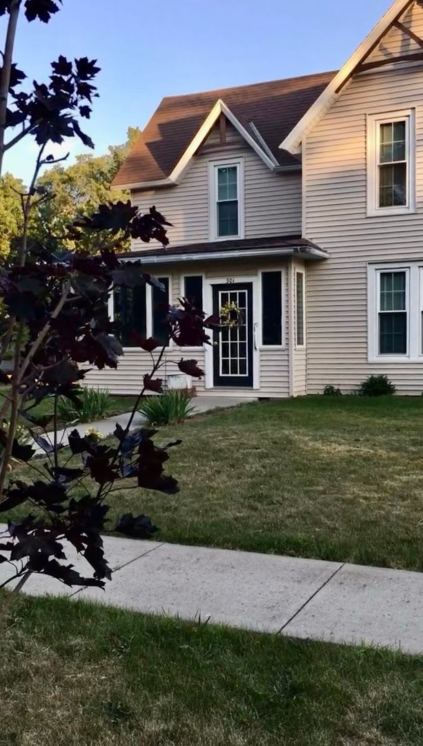 301 W 1st Street – photo 3