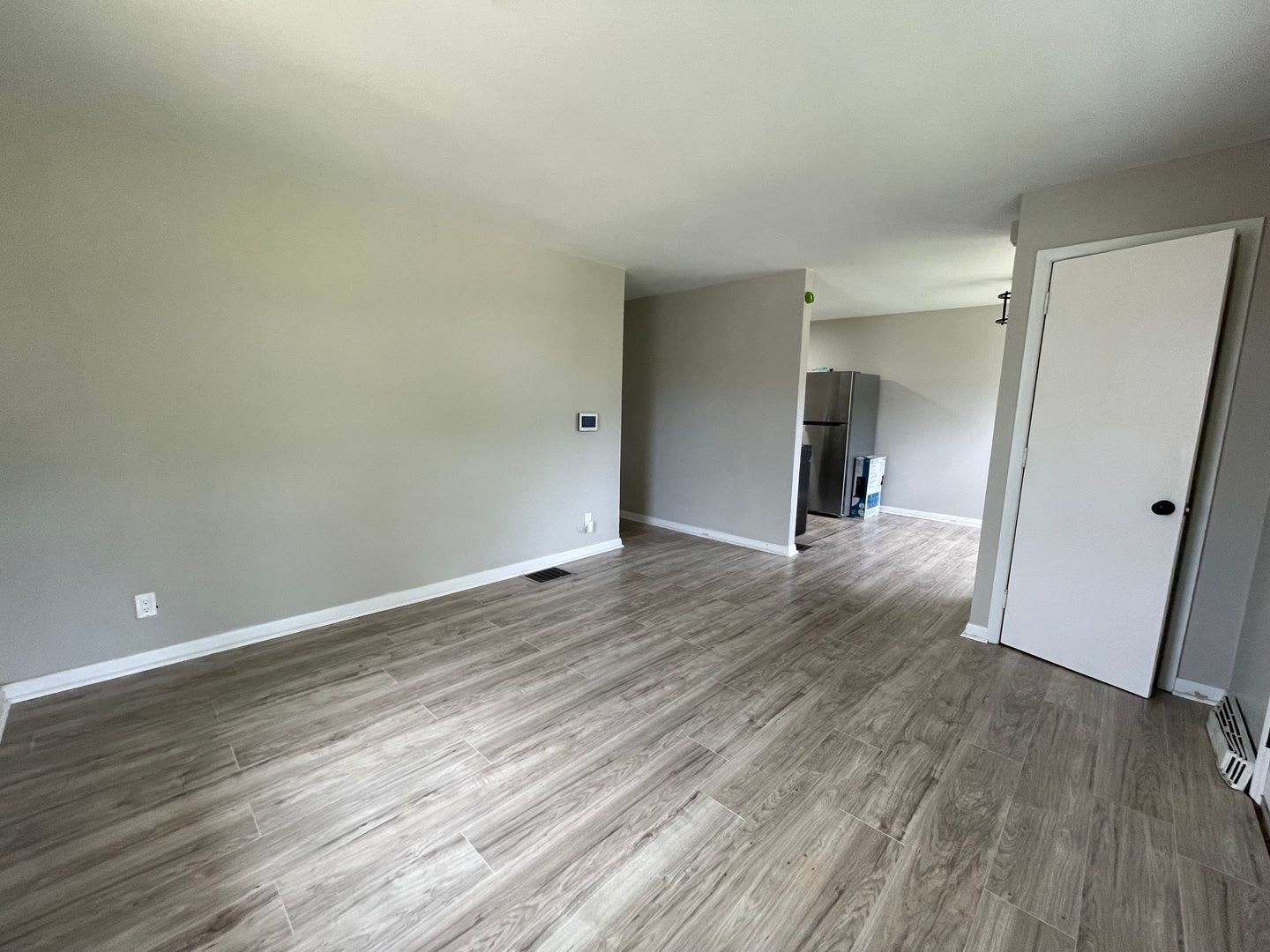 Well-maintained 3-bedroom, 2-bathroom single-family home – photo 4