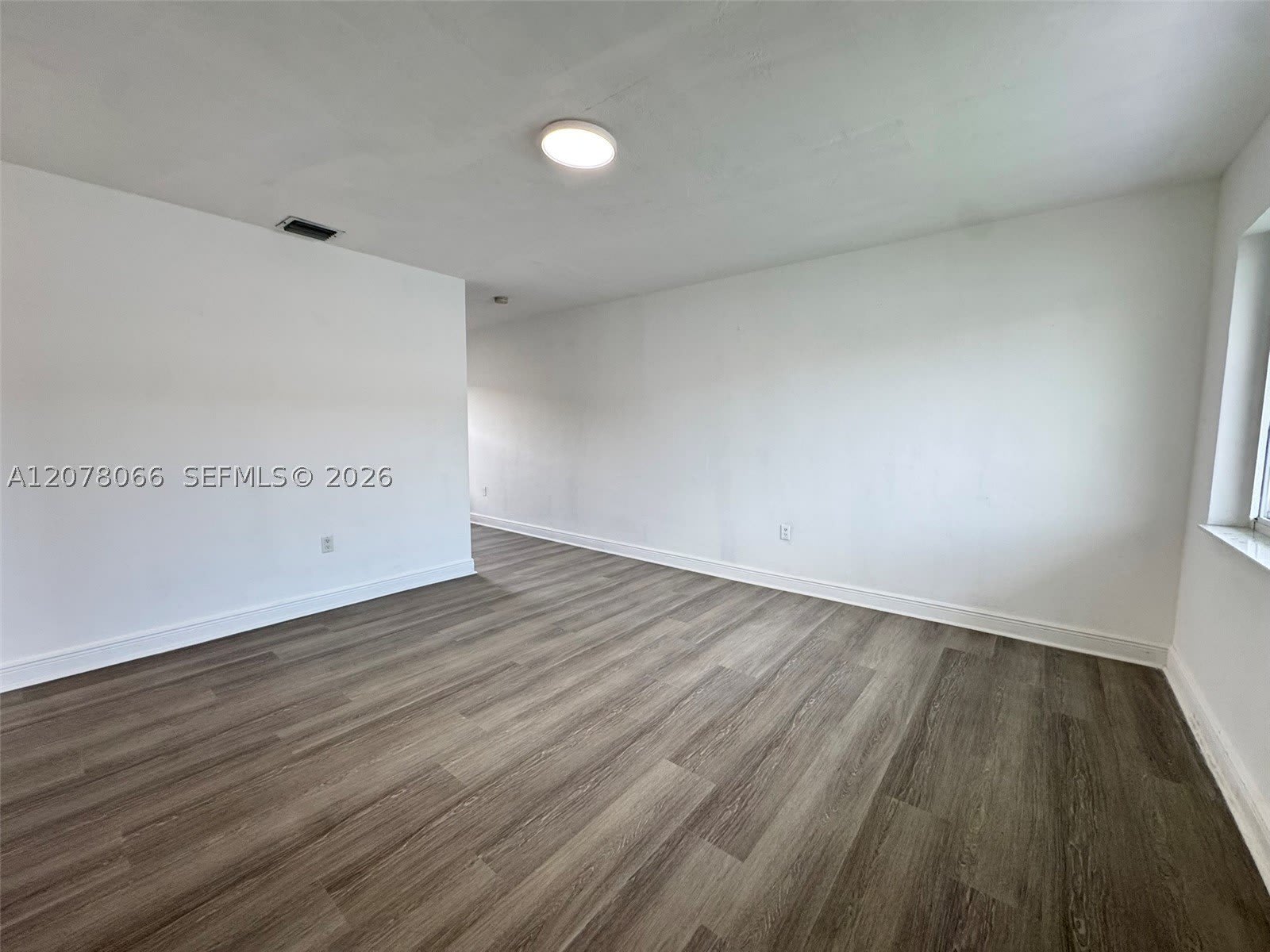 9355 SW 39th St – photo 3