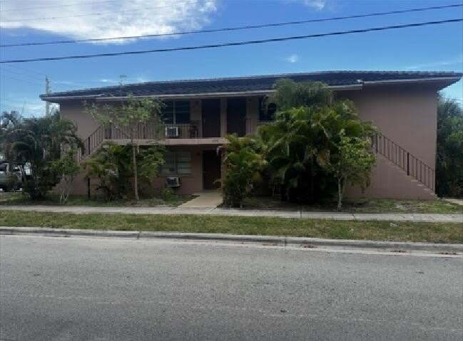1120 N Sapodilla Avenue – photo 1