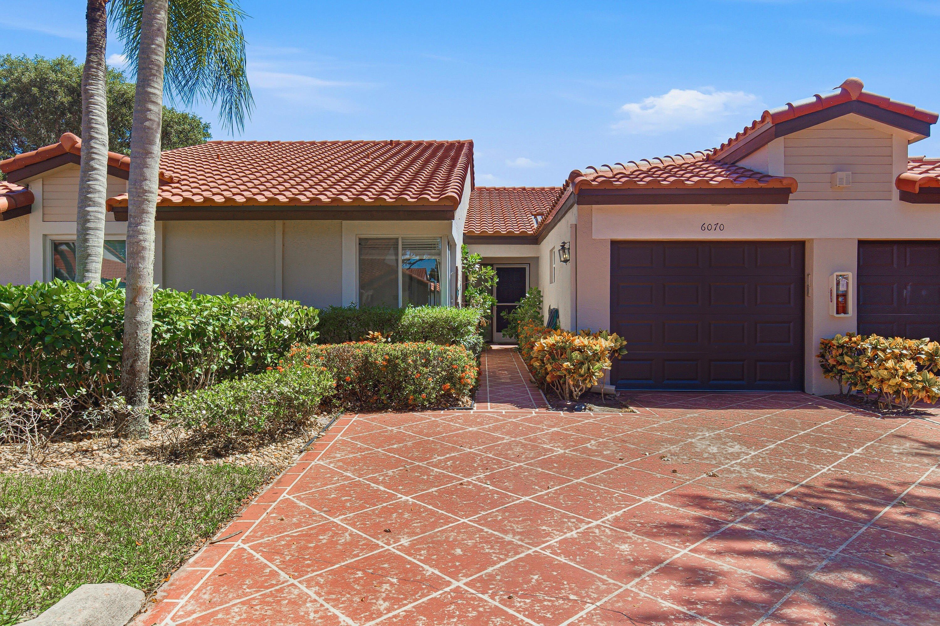6070 SUNNY MANOR Court – photo 1