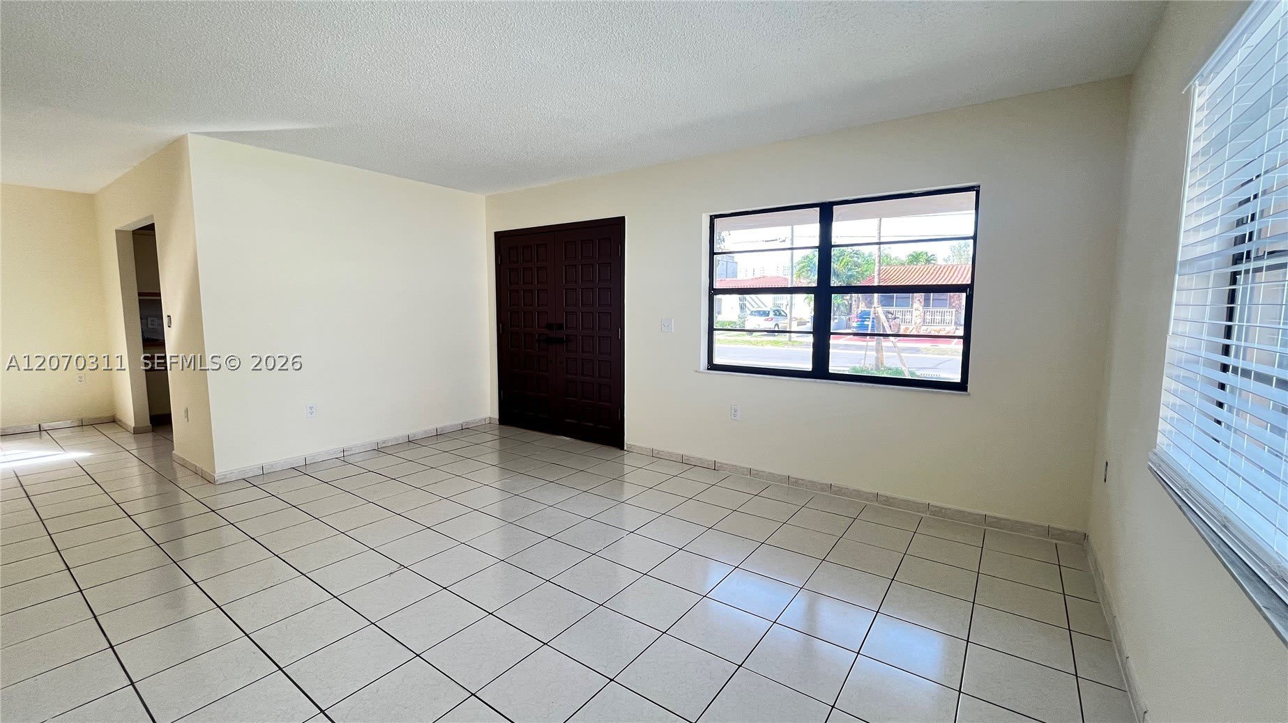 2820 SW 25th St – photo 4