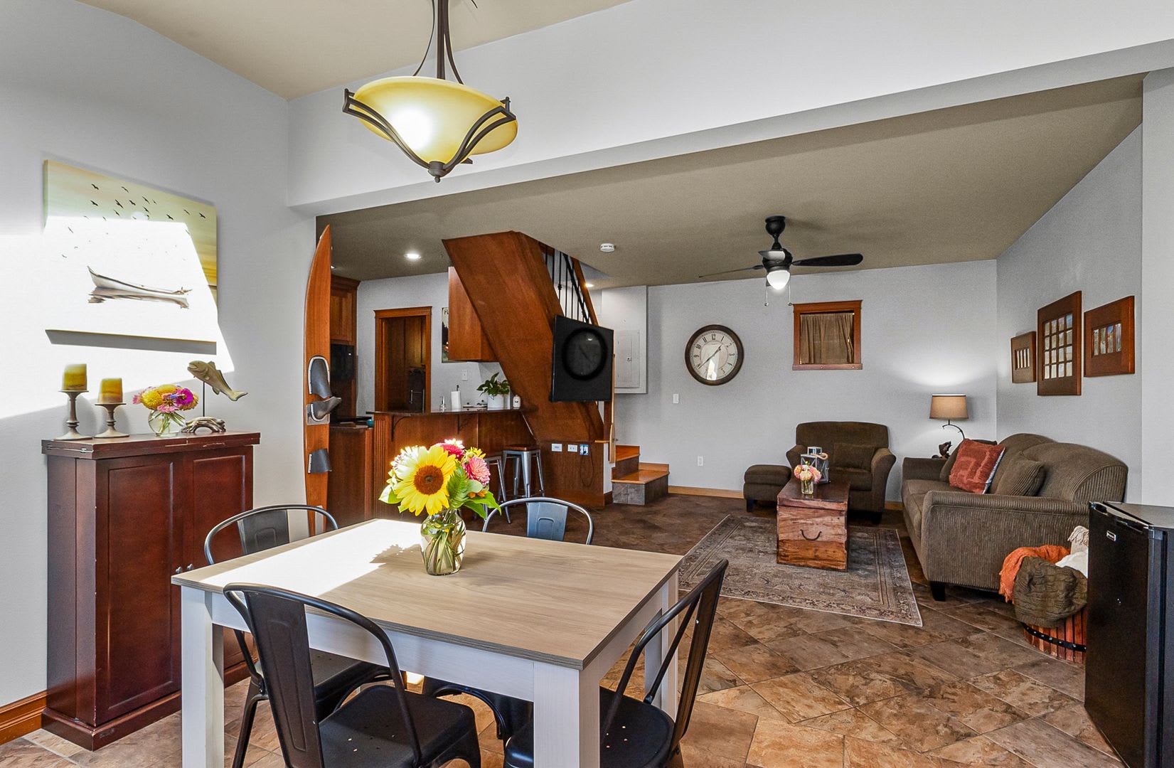 LIVE ON FLOWING LAKE! Cozy Lakefront Cabin Available September 2026–June 2027! – photo 5