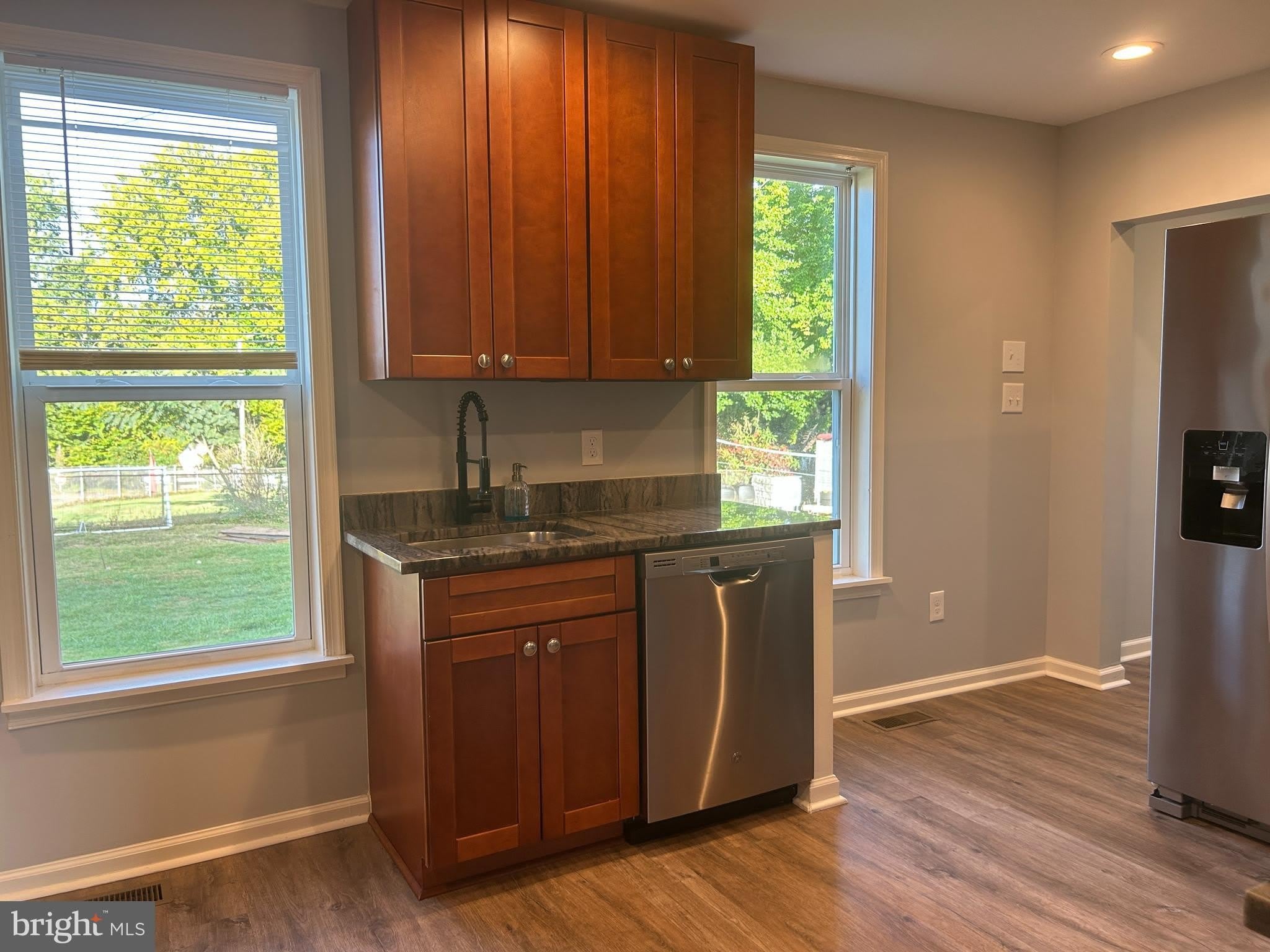 2605 MAPLE Avenue – photo 4