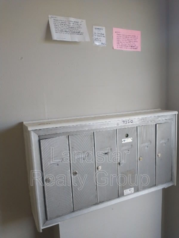7320 Six Mile Lane – photo 2