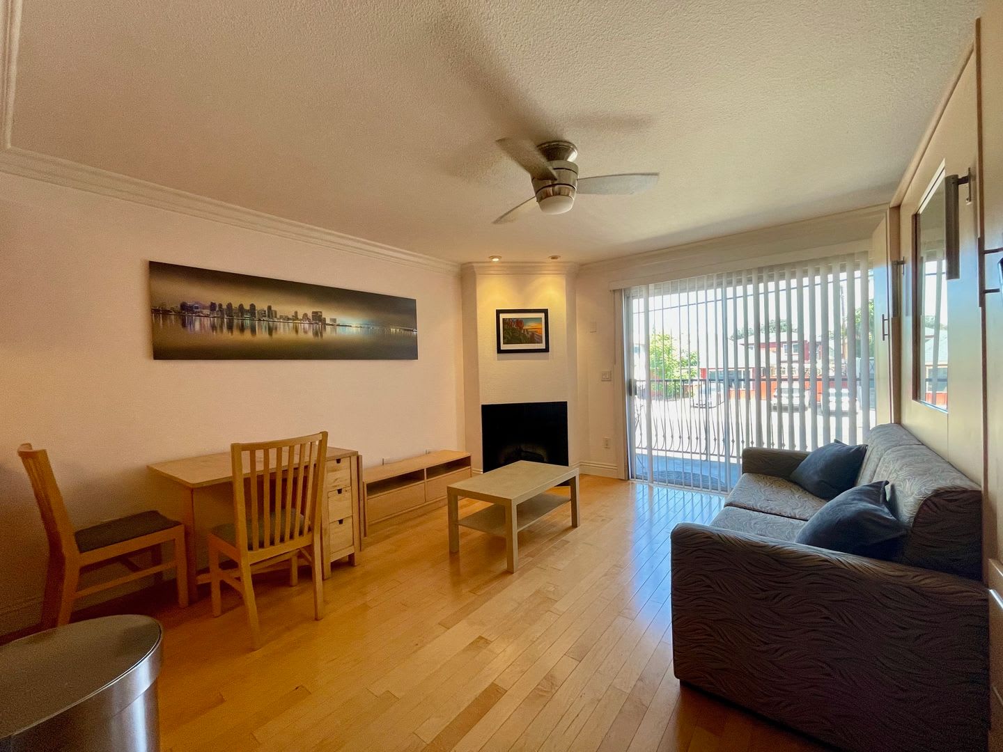 Spacious and Sleek Studio in Hillcrest – photo 5
