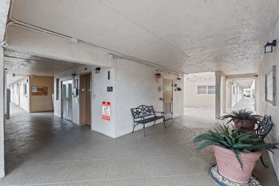 300 Northeast 26th Avenue – photo 3