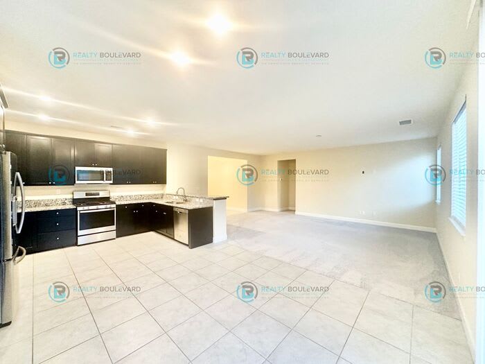 2098 Bishop Pine Street – photo 3